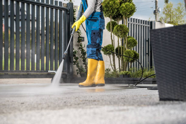Best Driveway Pressure Washing  in Happy Valley, OR